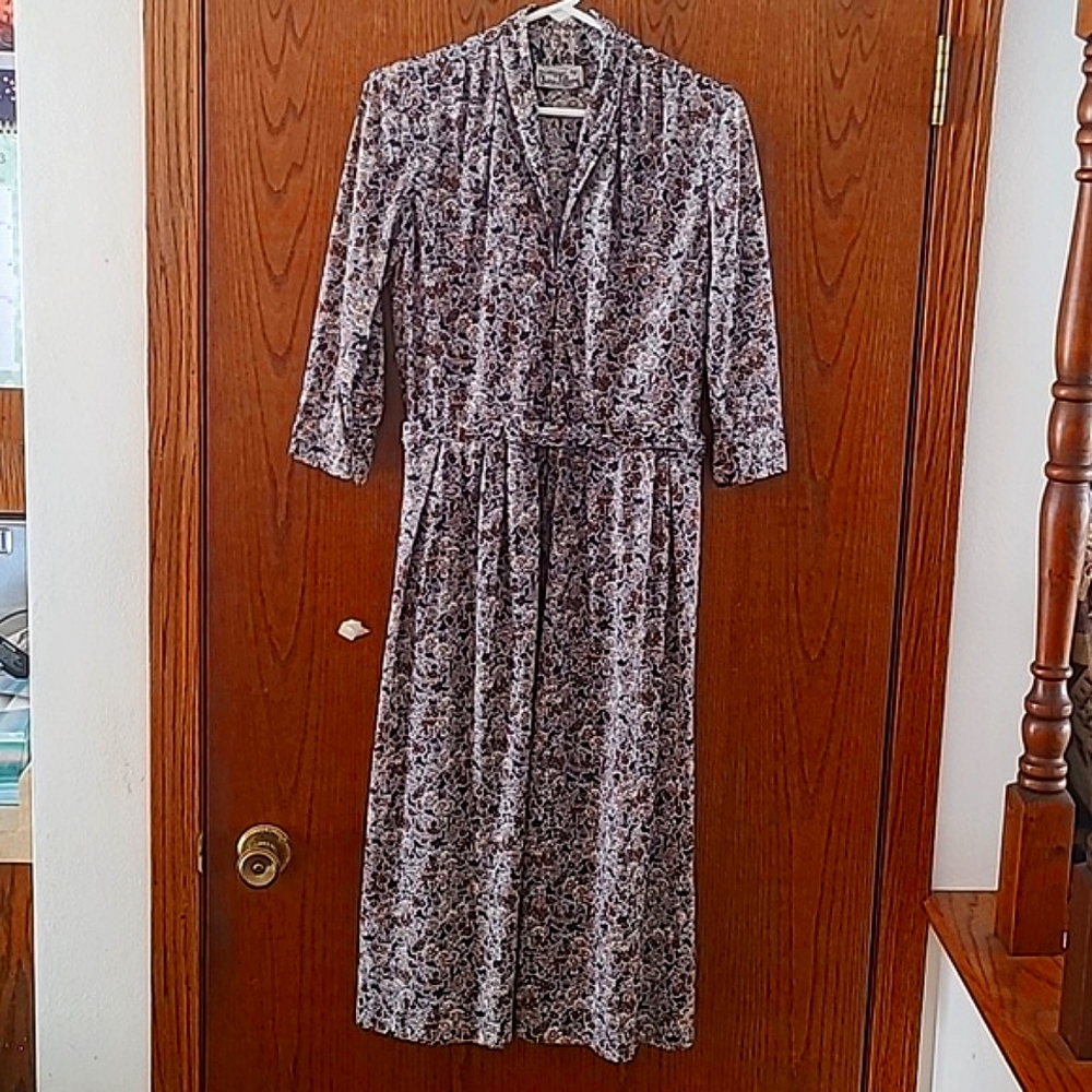 Women's Claire Tiffany vintage early 1900 front zipper dress. Waist 31, bust 38.